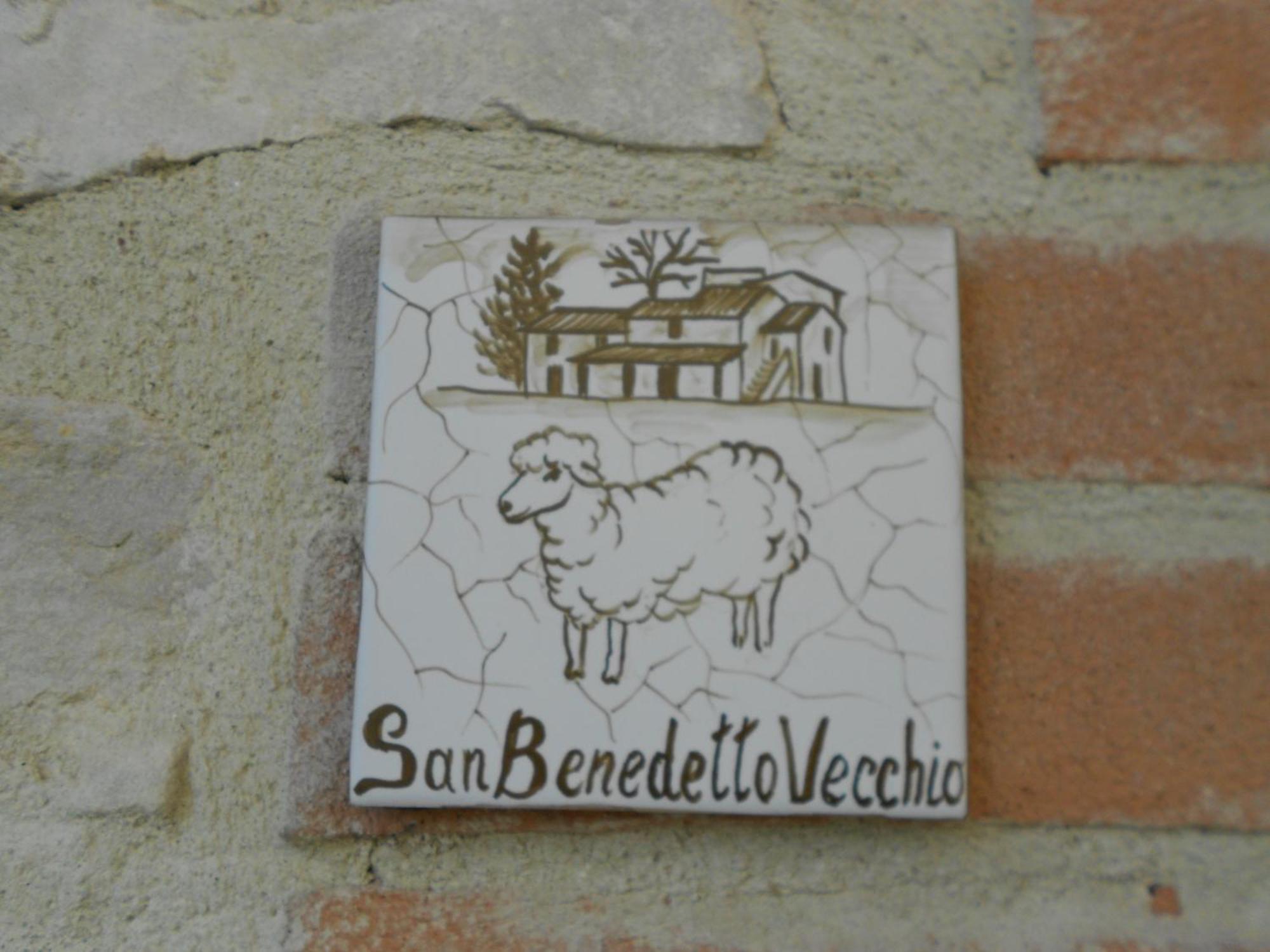 Agriturismo Borgo San Benedetto Villa Pietralunga  Esterno foto