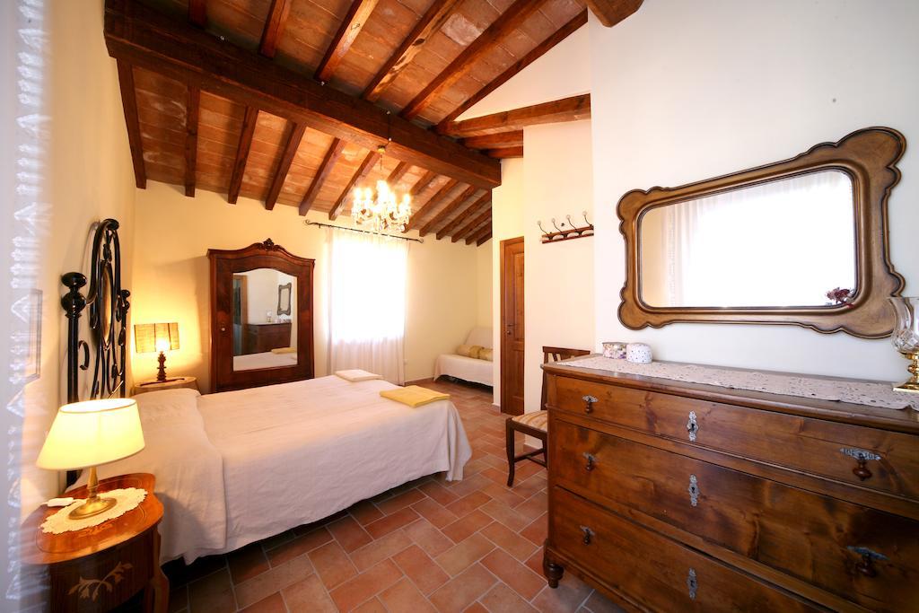 Agriturismo Borgo San Benedetto Villa Pietralunga  Camera foto